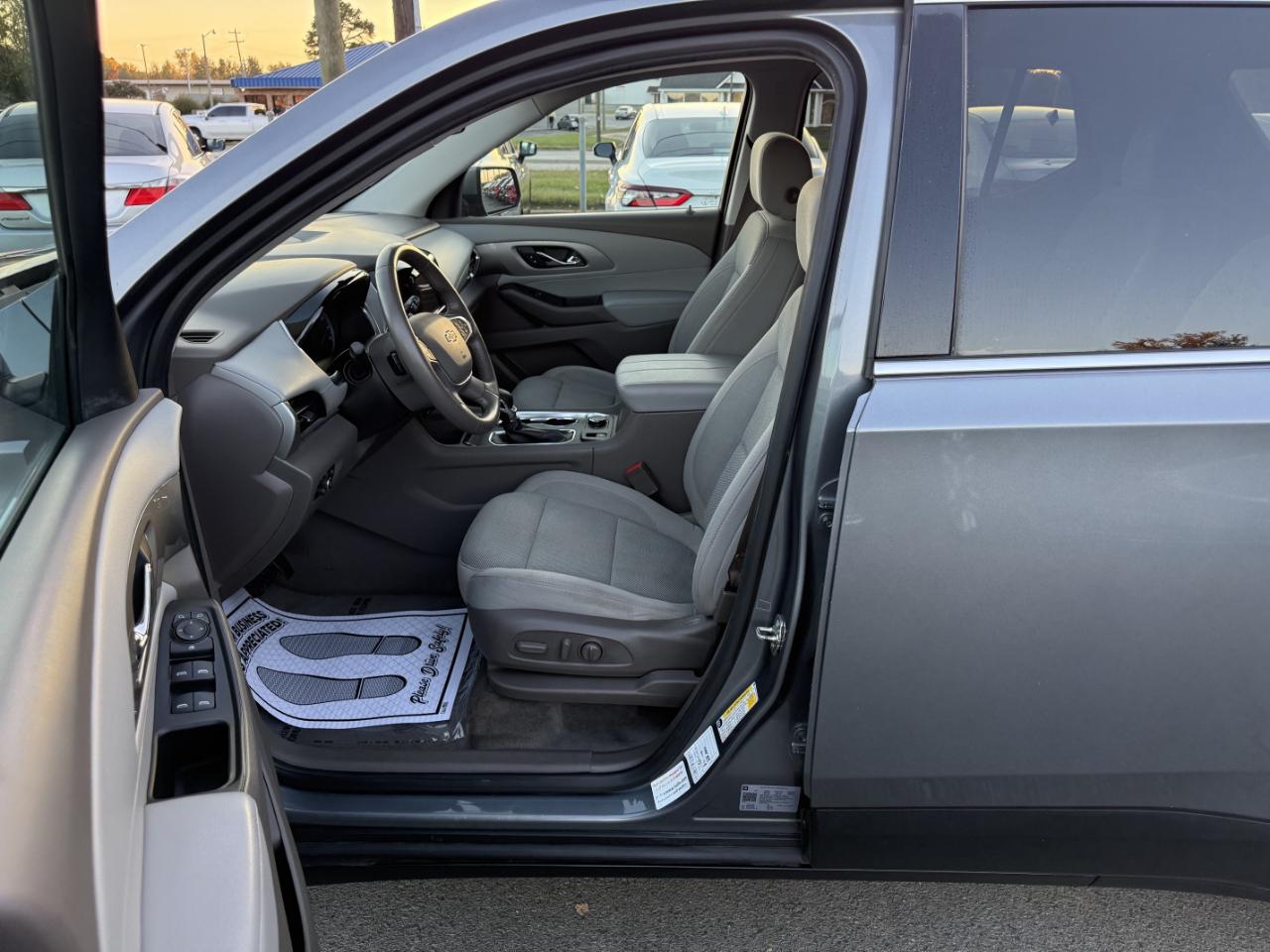 Chevrolet Traverse LT Cloth FWD 2021