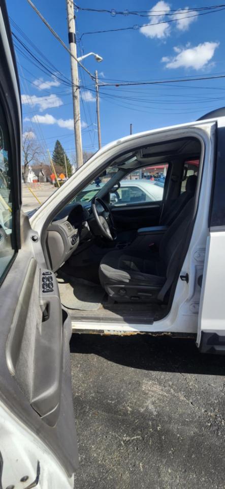 Ford Explorer XLT Sport 4.0L 4WD 2003