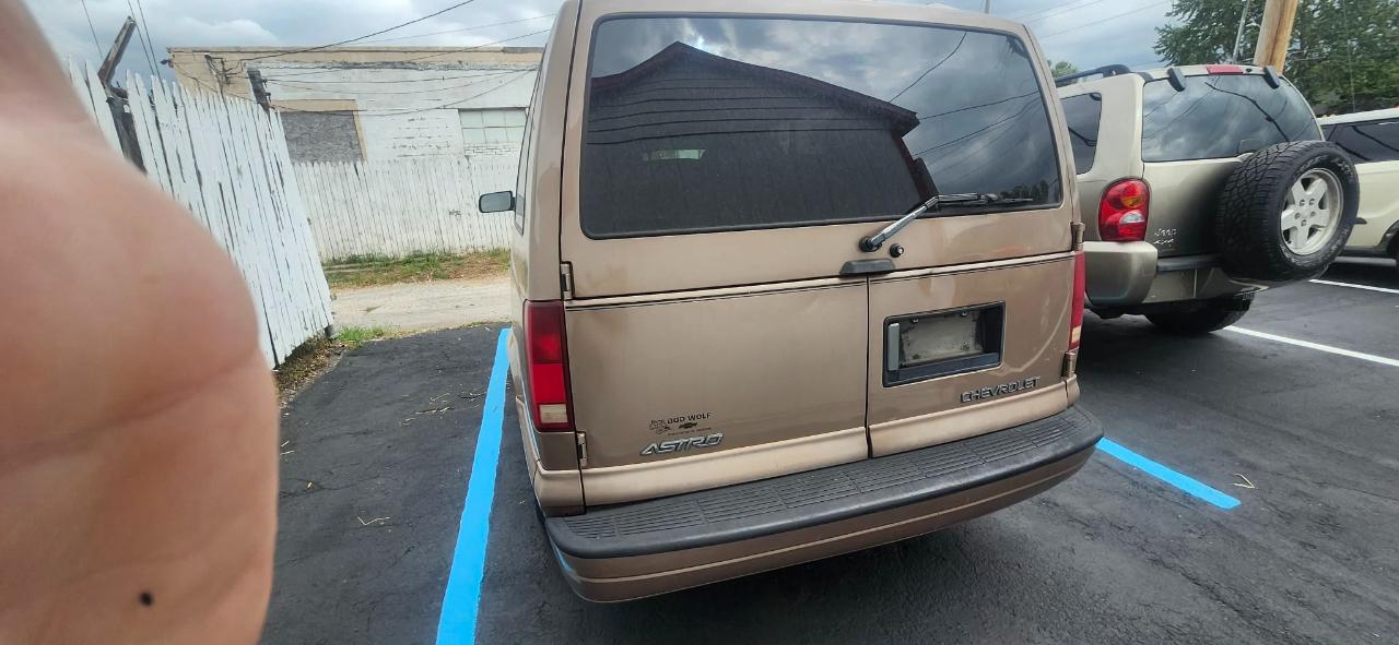 Chevrolet Astro 2WD 2002