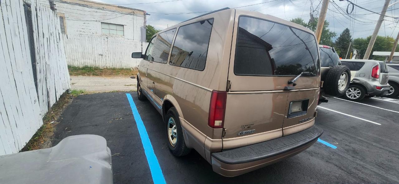 Chevrolet Astro 2WD 2002