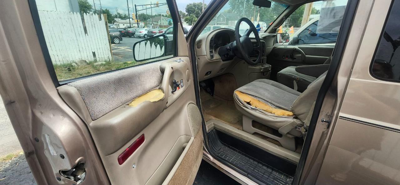 Chevrolet Astro 2WD 2002