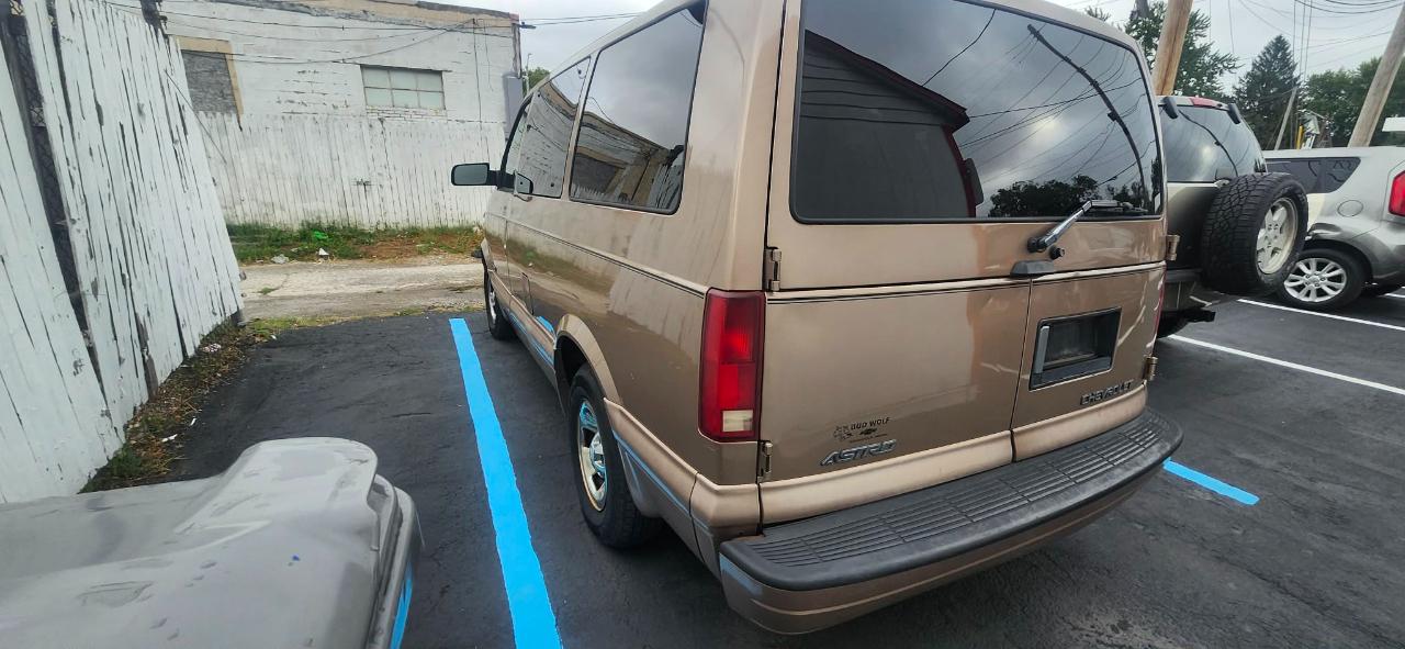 Chevrolet Astro 2WD 2002