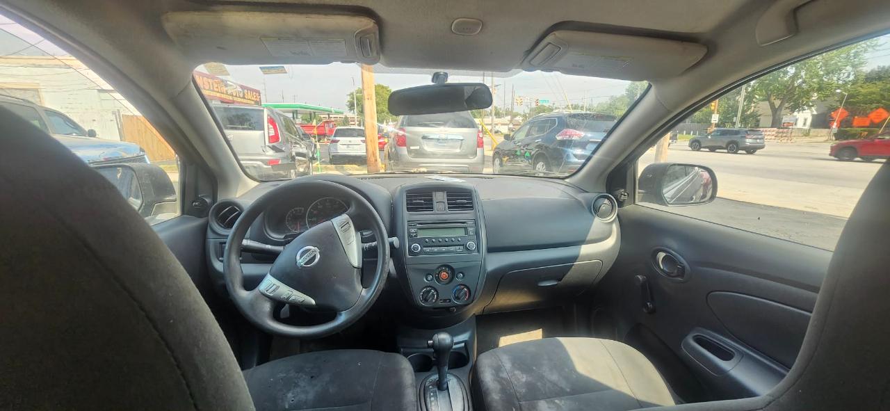 Nissan Versa 1.6 S 5M 2015