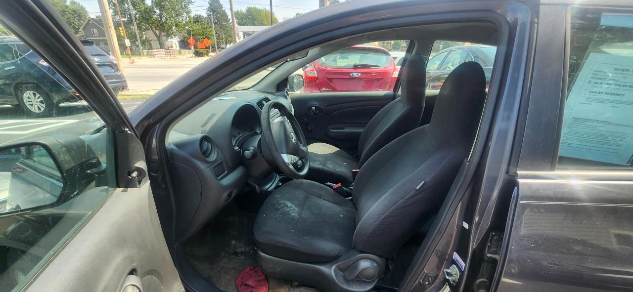 Nissan Versa 1.6 S 5M 2015