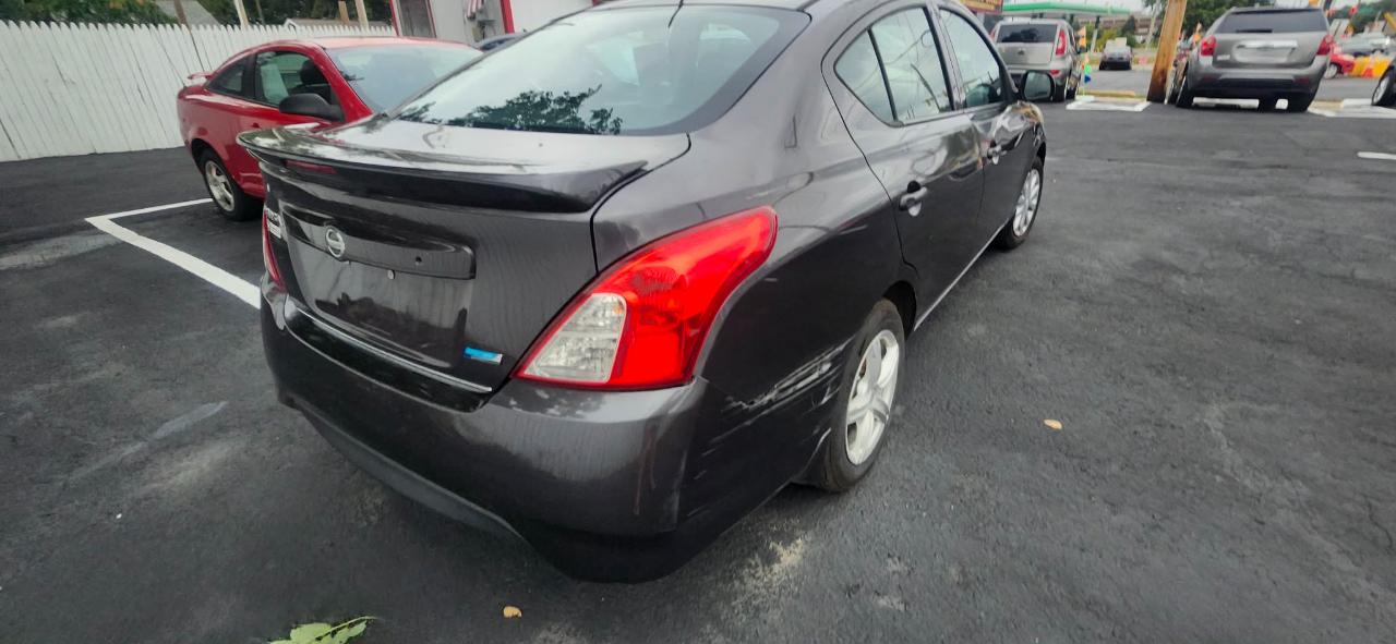 Nissan Versa 1.6 S 5M 2015
