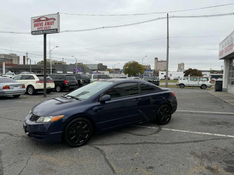 Honda Civic LX Coupe 5-Speed AT 2010