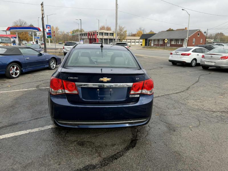 Chevrolet Cruze 1LT 2011