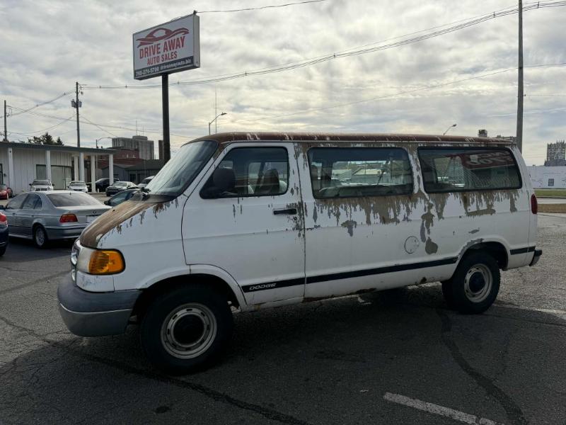 Dodge Ram Wagon B2500 2000
