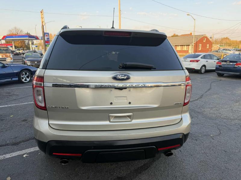 Ford Explorer Limited 4WD 2011