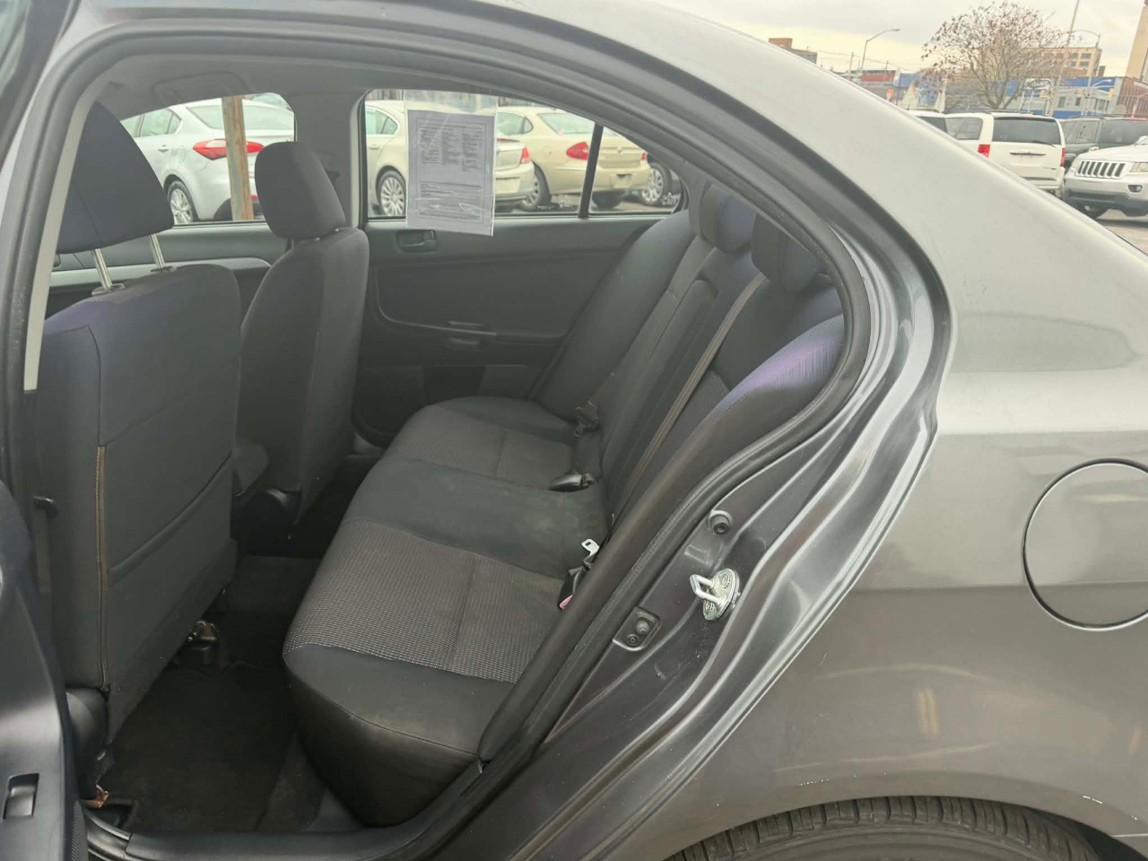 Mitsubishi Lancer ES 2010