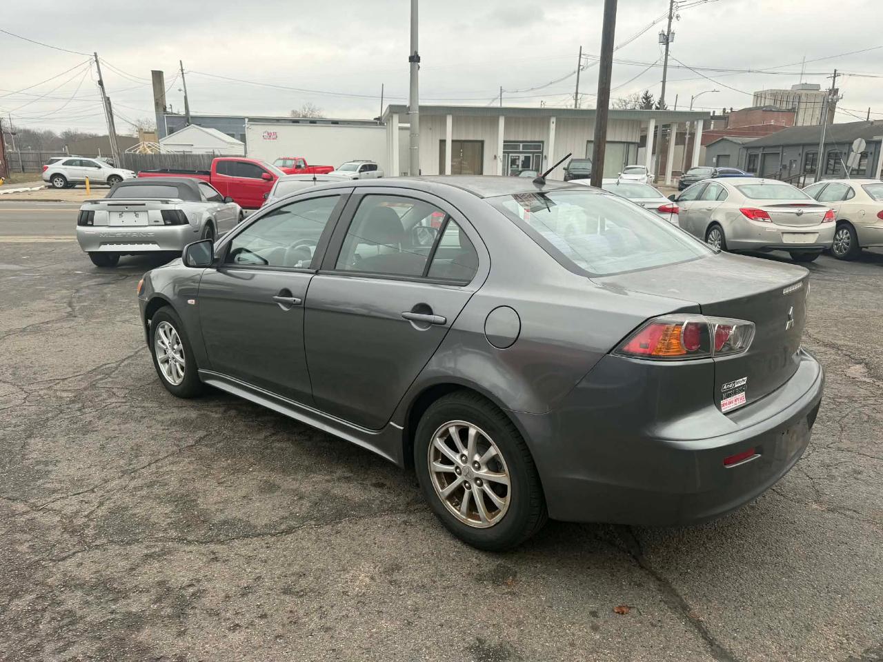 Mitsubishi Lancer ES 2010