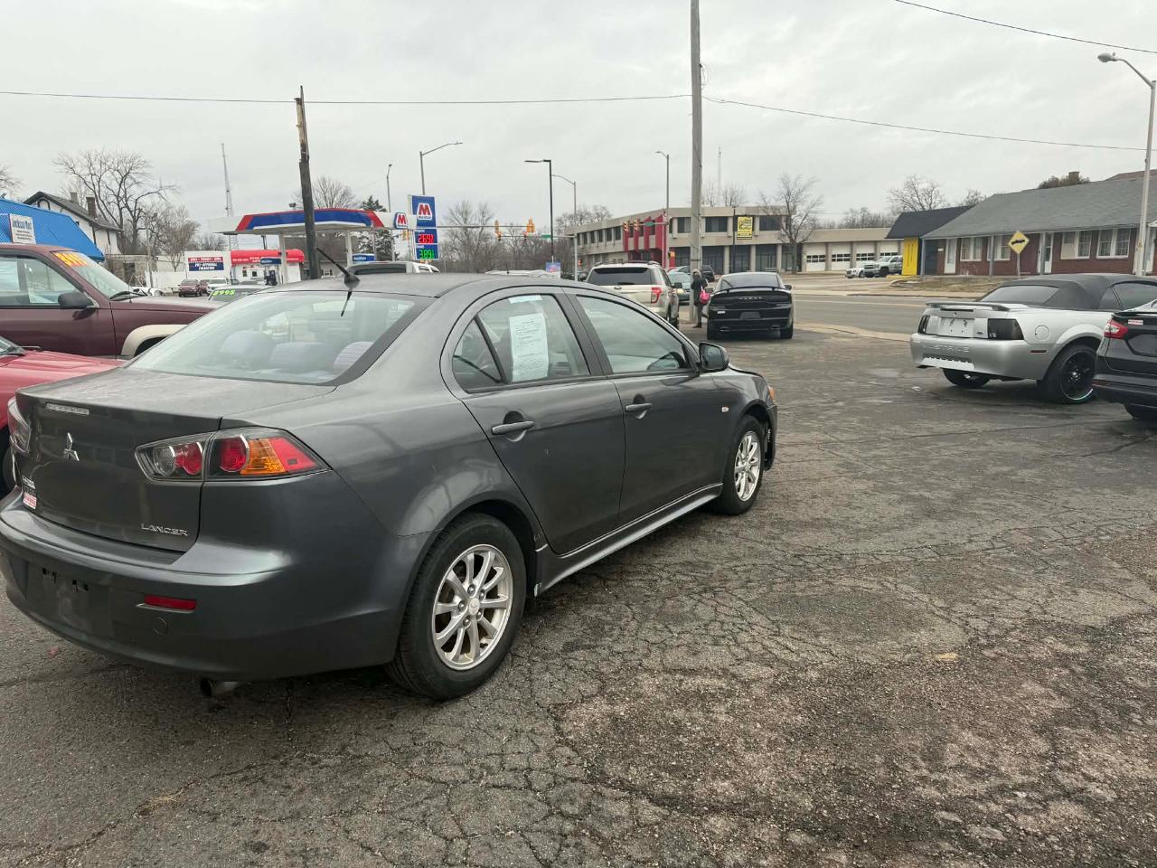 Mitsubishi Lancer ES 2010