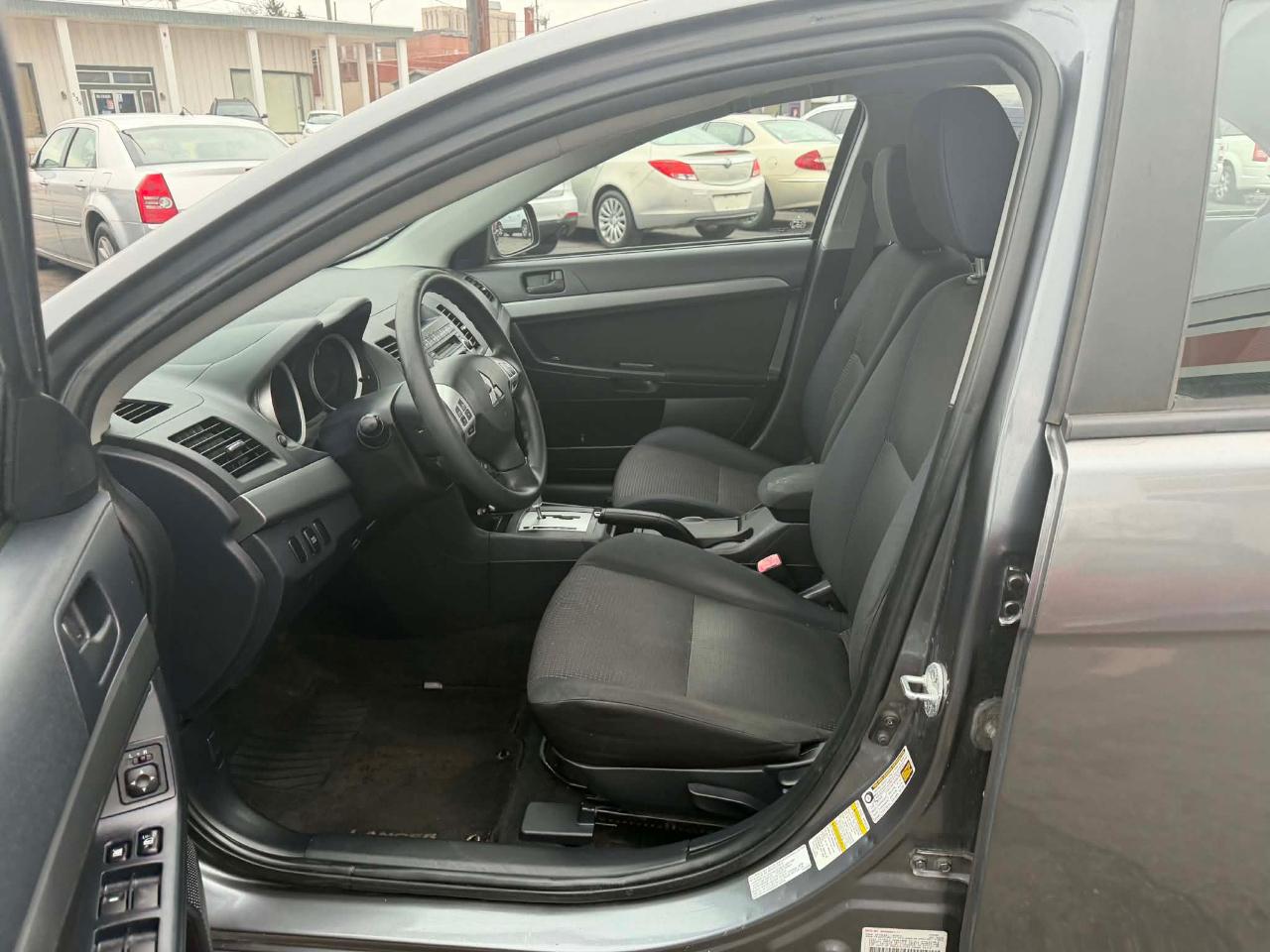 Mitsubishi Lancer ES 2010