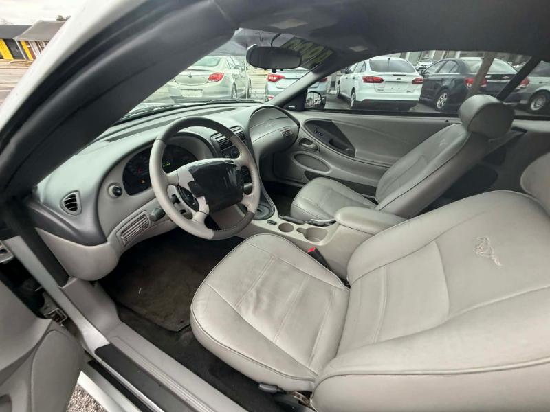 Ford Mustang Deluxe Convertible 2003