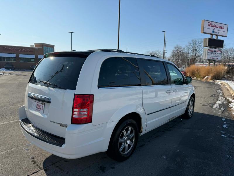 Chrysler Town & Country Touring 2010