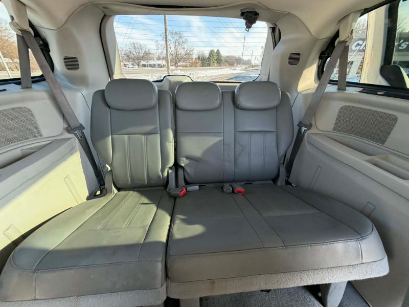 Chrysler Town & Country Touring 2010