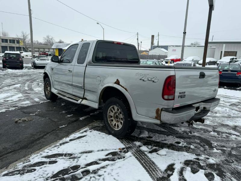 Ford F-150 Lariat SuperCab Long Bed 4WD 2002