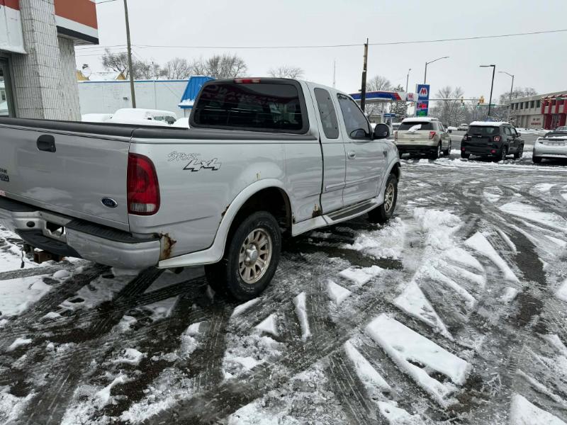 Ford F-150 Lariat SuperCab Long Bed 4WD 2002