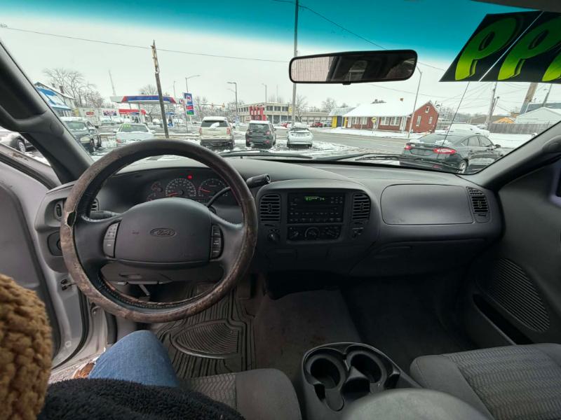 Ford F-150 Lariat SuperCab Long Bed 4WD 2002