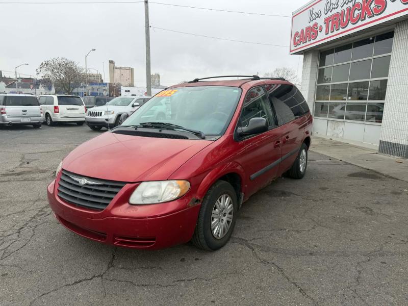 Chrysler Town & Country LX 2005