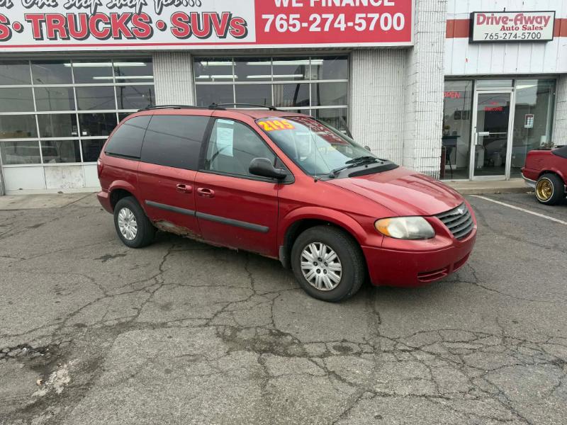 Chrysler Town & Country LX 2005