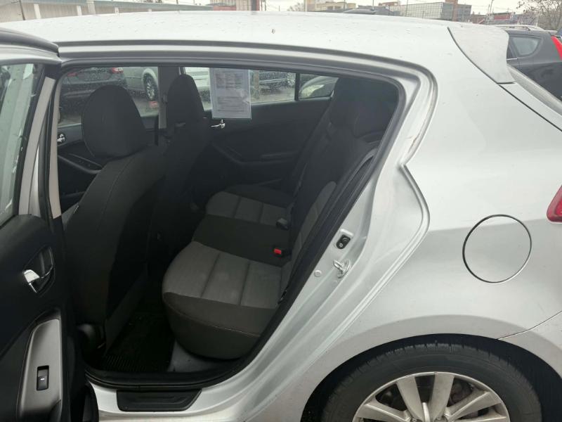 Kia Forte 5-Door EX 2015