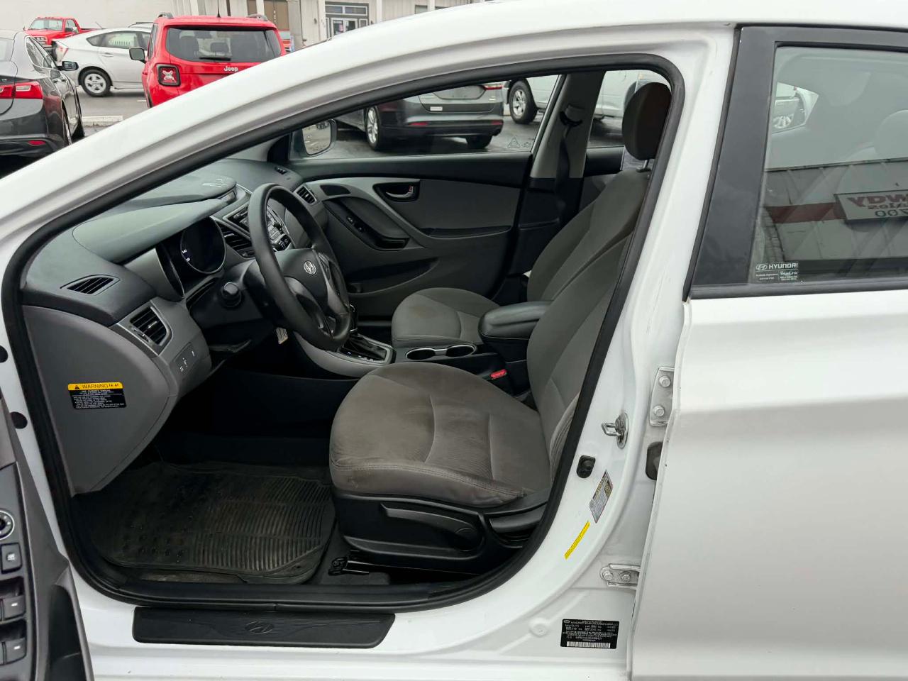 Hyundai Elantra SE 6AT 2016