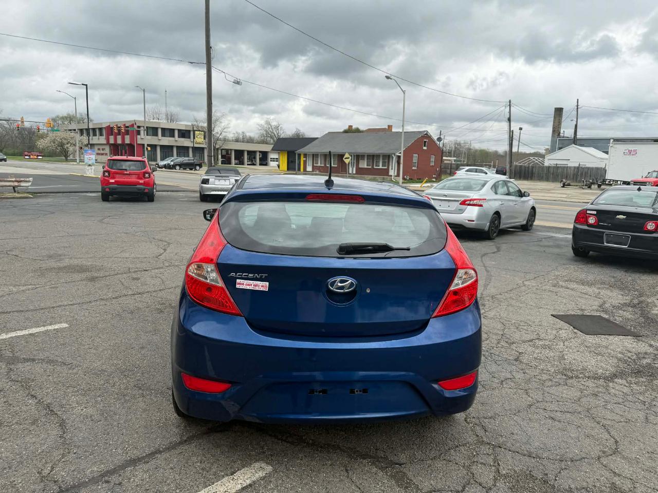Hyundai Accent SE 5-Door 6A 2016