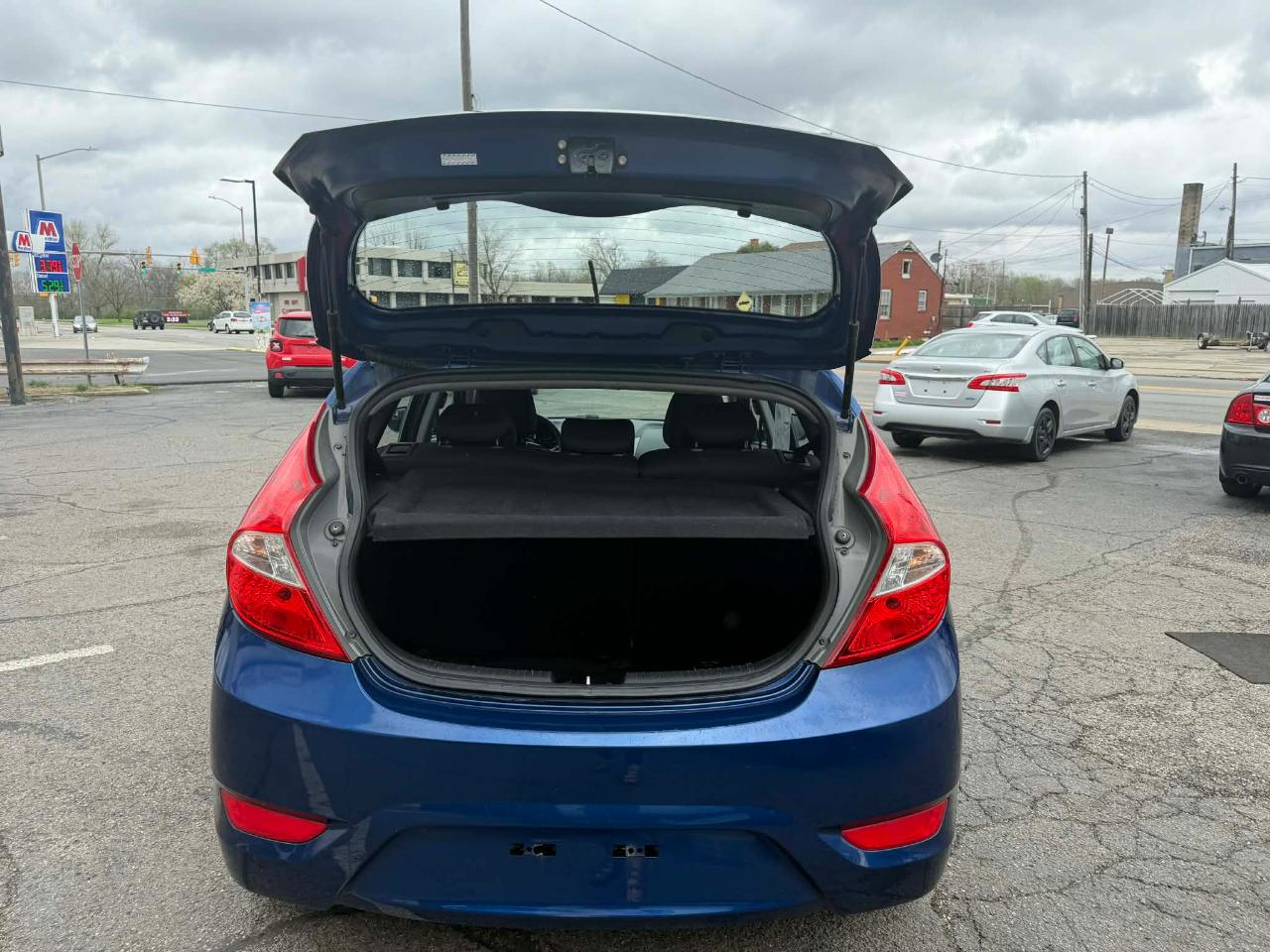 Hyundai Accent SE 5-Door 6A 2016