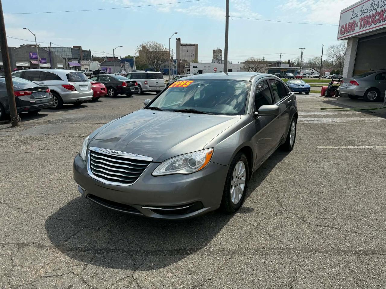 Chrysler 200 Touring 2012