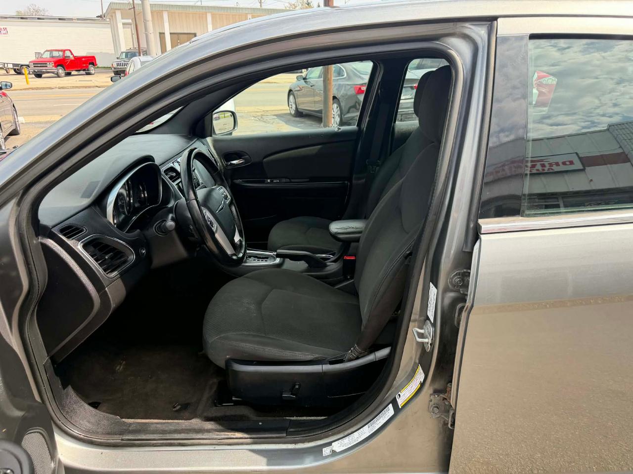 Chrysler 200 Touring 2012