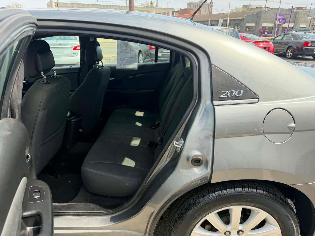 Chrysler 200 Touring 2012