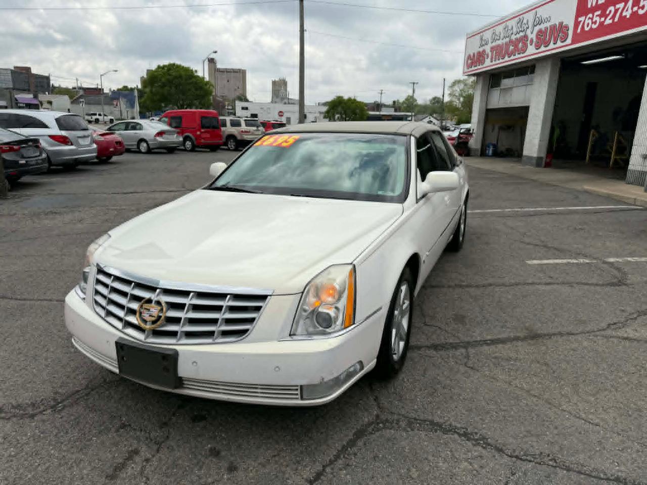 Cadillac DTS Sedan 2006