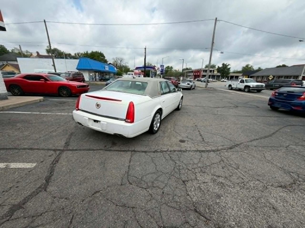 Cadillac DTS Sedan 2006