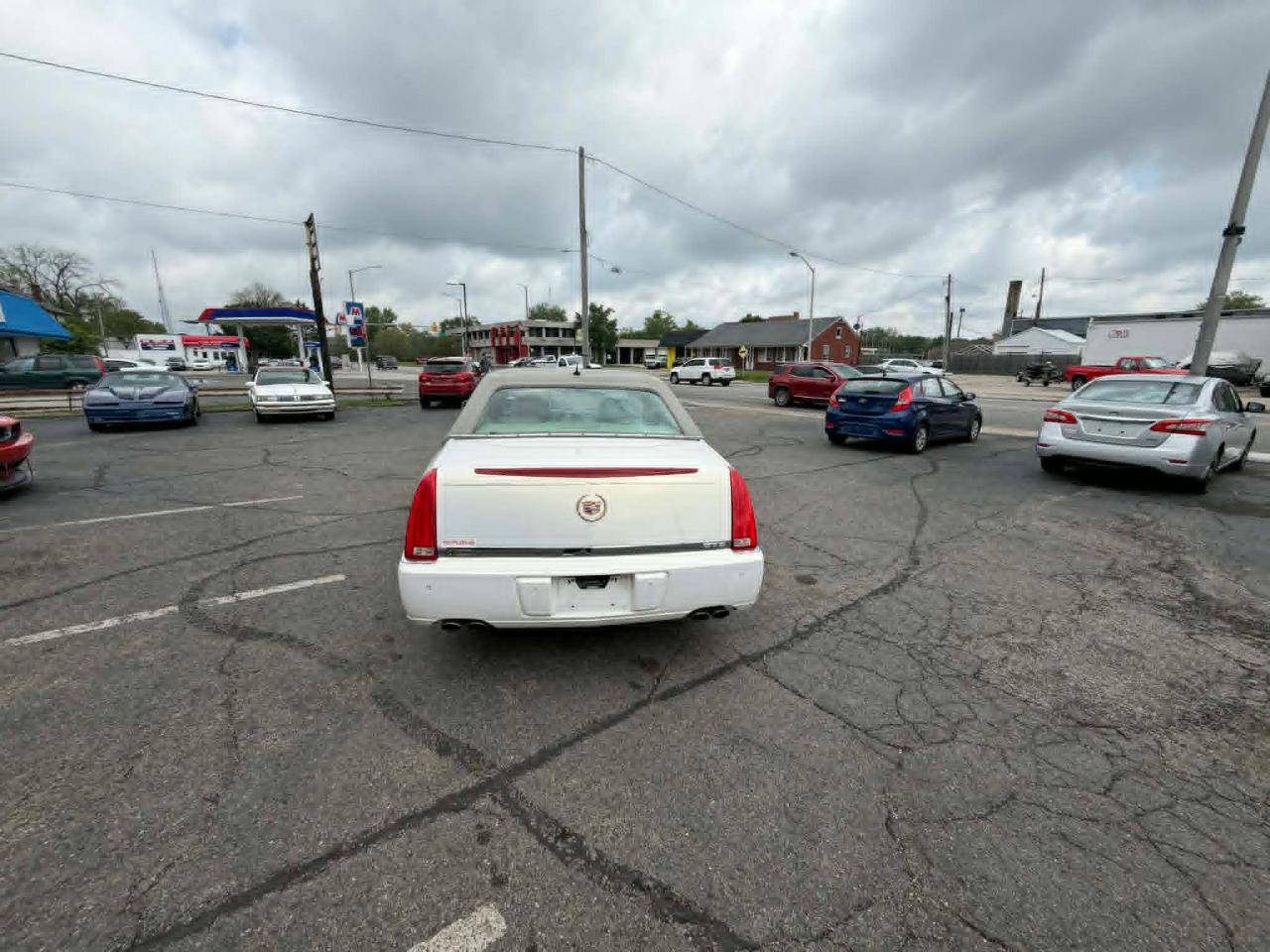 Cadillac DTS Sedan 2006
