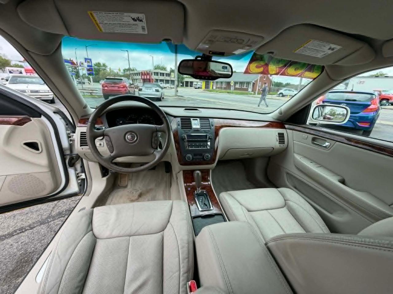 Cadillac DTS Sedan 2006