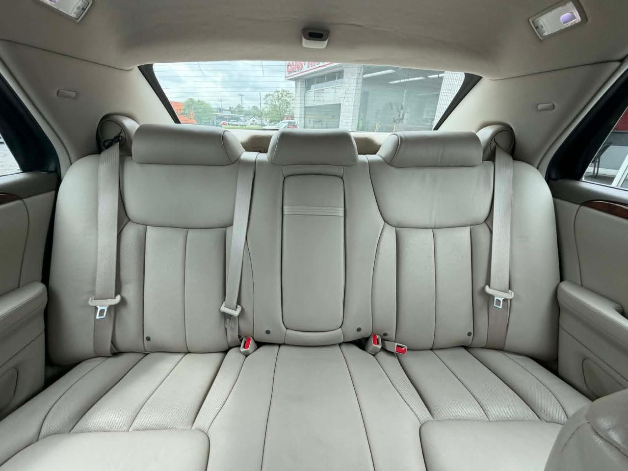 Cadillac DTS Sedan 2006