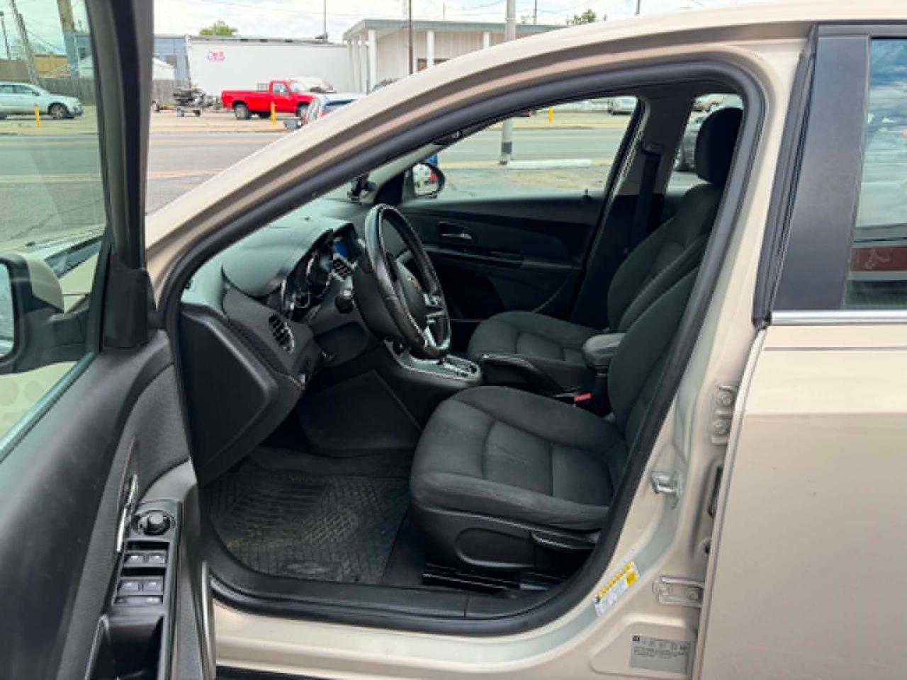 Chevrolet Cruze 1LT 2012