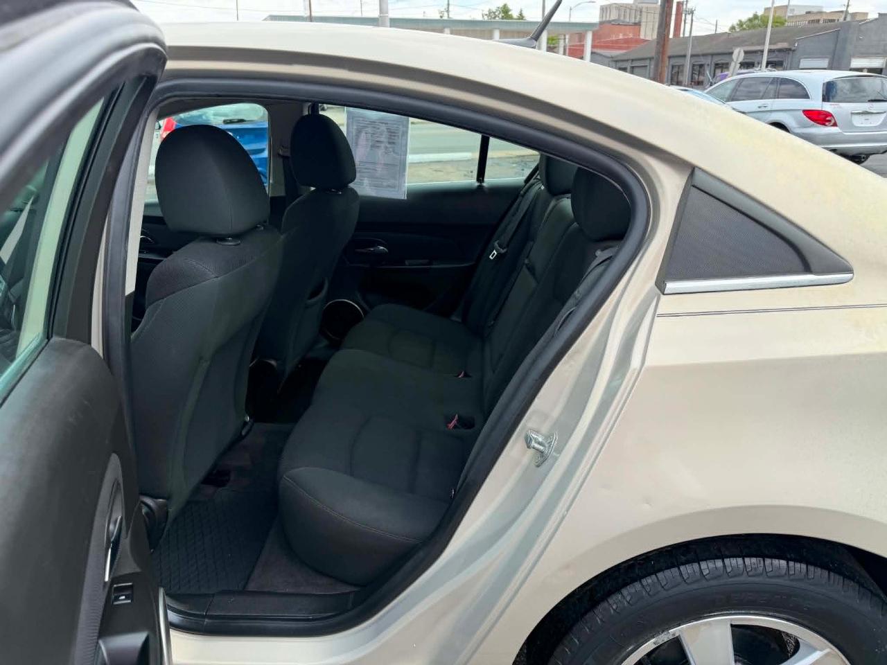 Chevrolet Cruze 1LT 2012