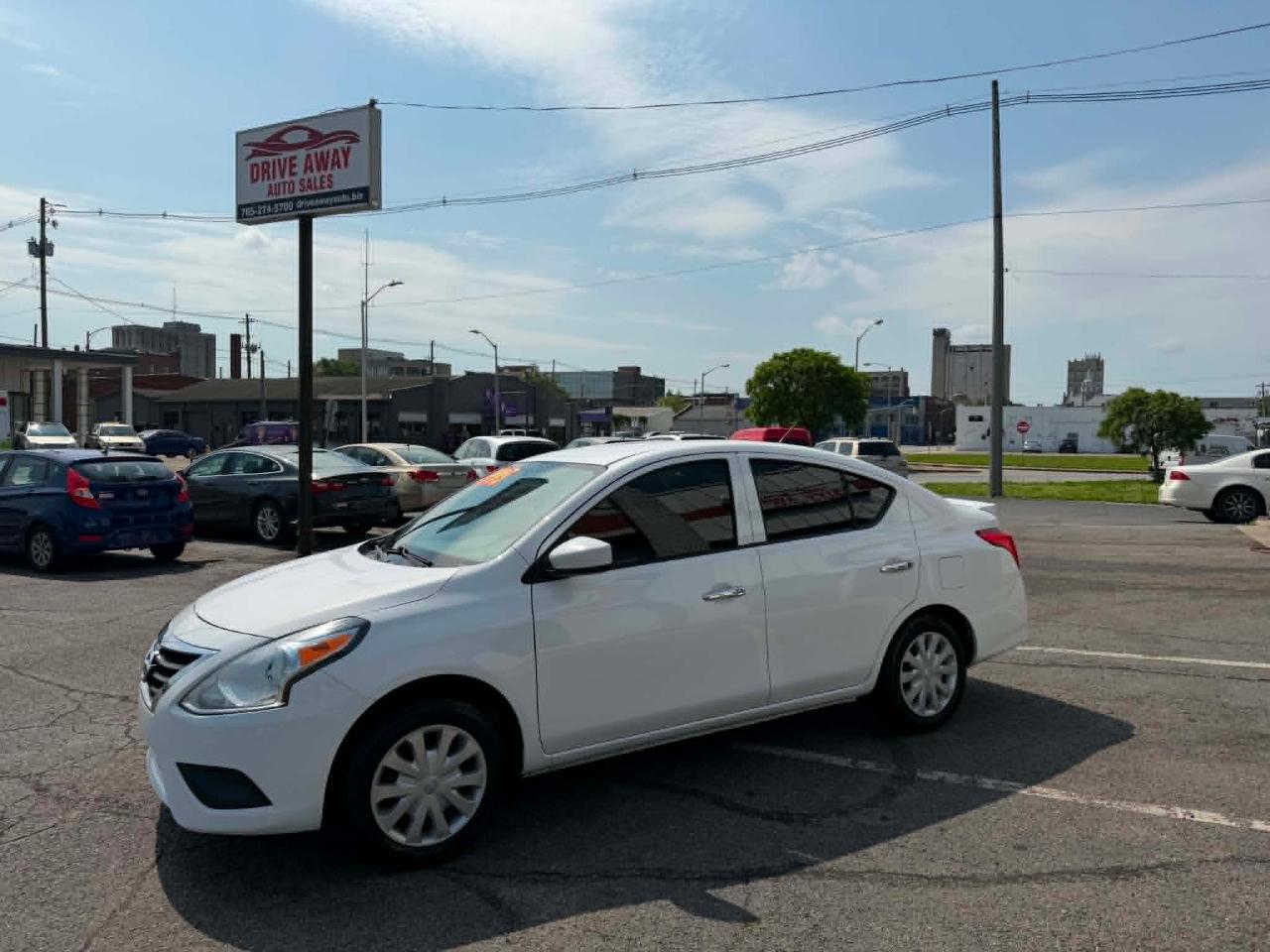 2018 Nissan Versa 1.6 SV CVT's photo