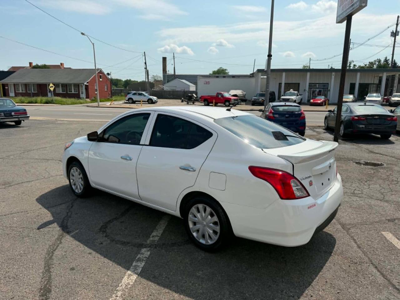 Nissan Versa 1.6 S 5M 2018