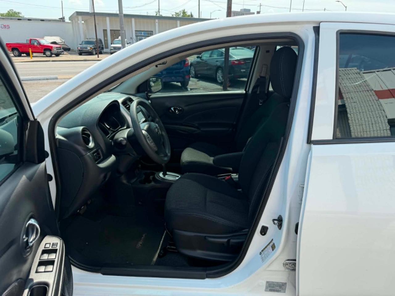 Nissan Versa 1.6 S 5M 2018