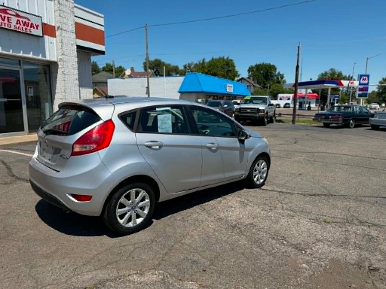 Ford Fiesta SE Hatchback 2011