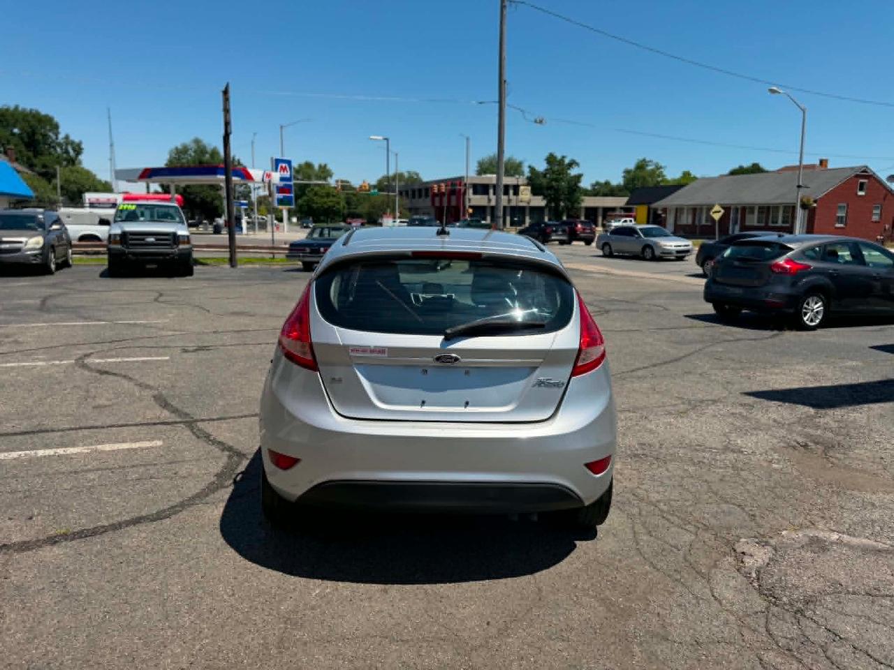 Ford Fiesta SE Hatchback 2011