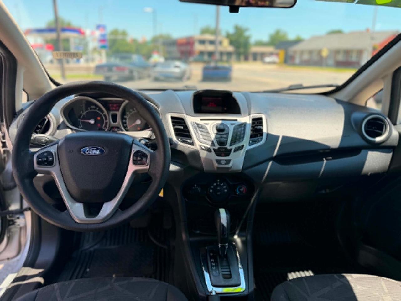 Ford Fiesta SE Hatchback 2011