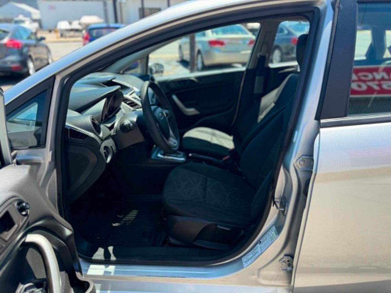 Ford Fiesta SE Hatchback 2011