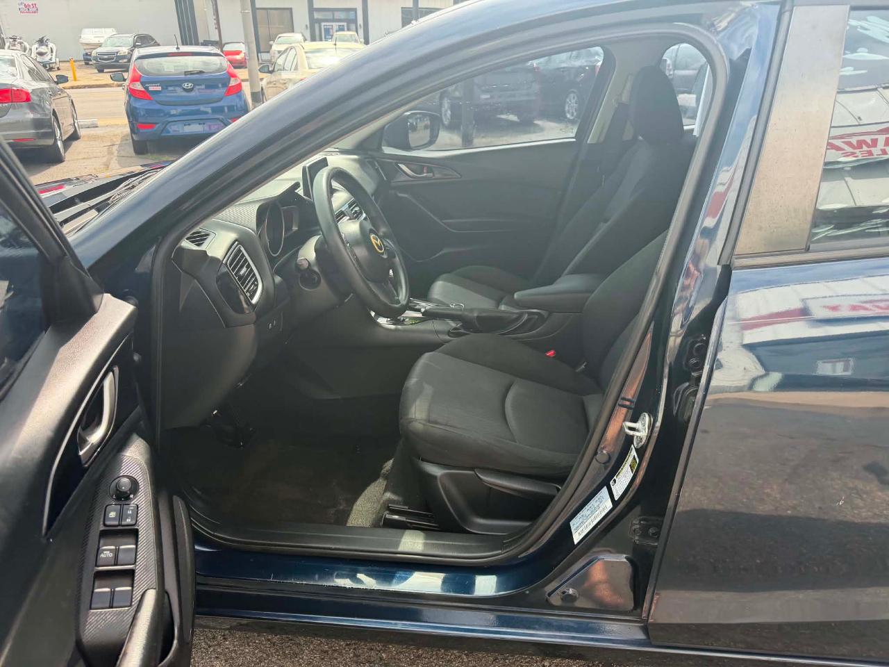 Mazda MAZDA3 i Sport AT 4-Door 2016