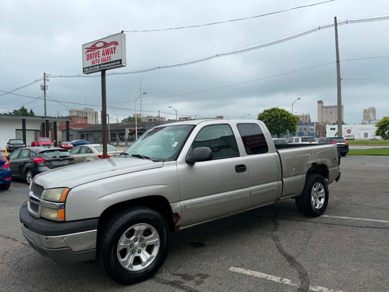 Chevrolet Silverado 1500 Work Truck Ext. Cab Short Bed 4WD 2005