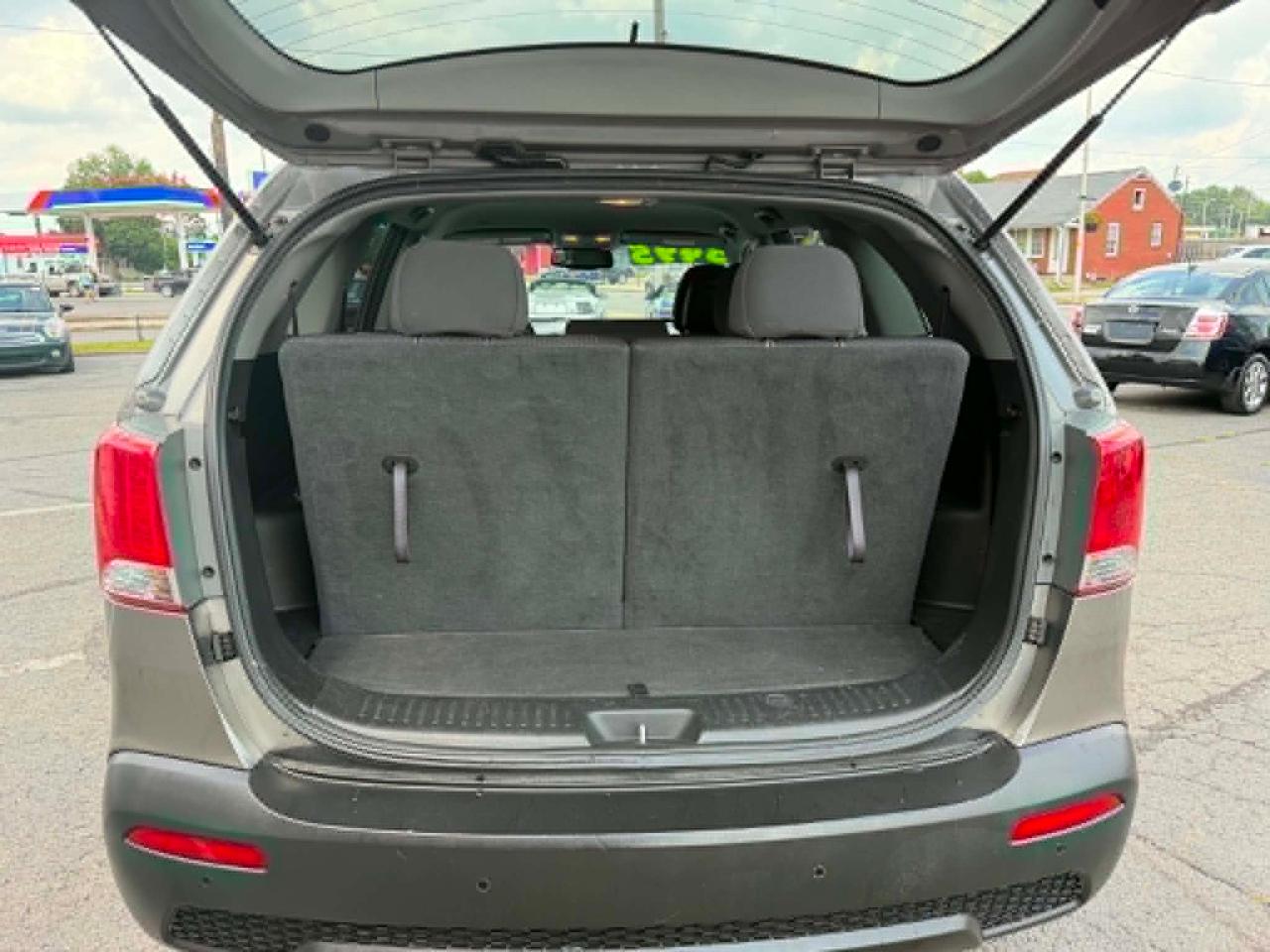 Kia Sorento LX 2WD 2011