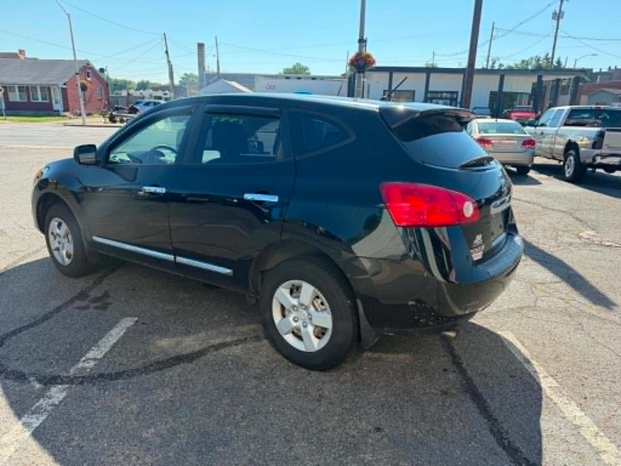 Nissan Rogue S 2WD 2011